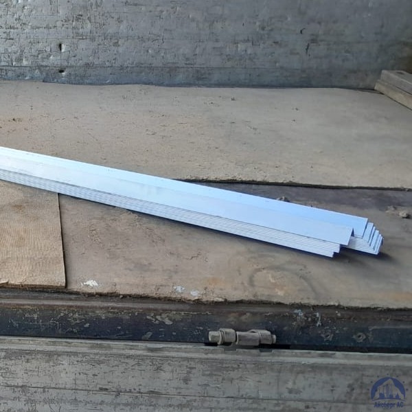Уголок алюминиевый 10х10 мм АД31Т1 L=3-6 м
