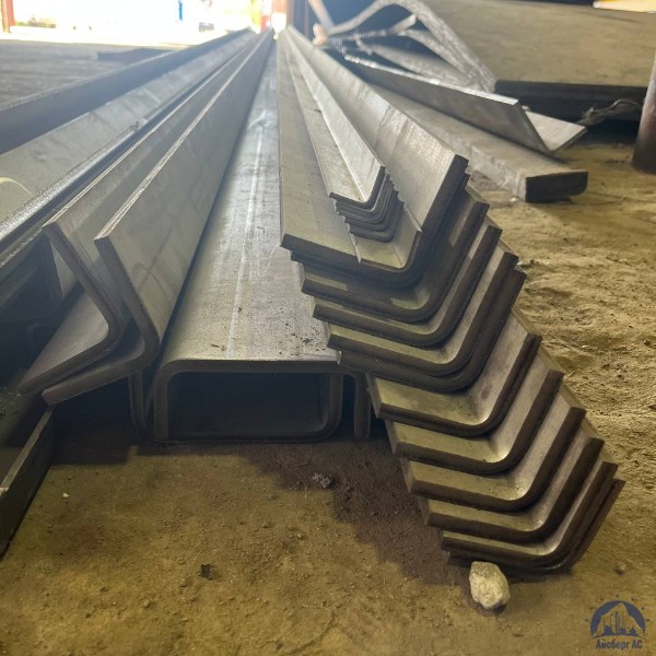 Уголок гнутый равнополочный 25х25х3 мм ст. 3сп / 3пс ГОСТ 19771-93